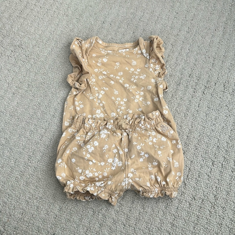 Like new - Baby Gap baby girl summer set